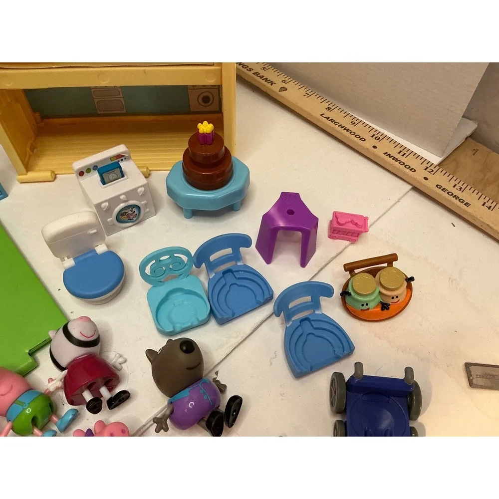 Peppa‎ Pig Jazwares Toy Figure Lot 30 Peppas Houses Furniture Playset Kids Toys